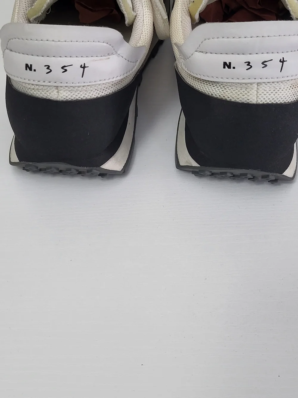 Nike N 354 Men’s White & Gray Mesh Suede Sneaker Size 7.5